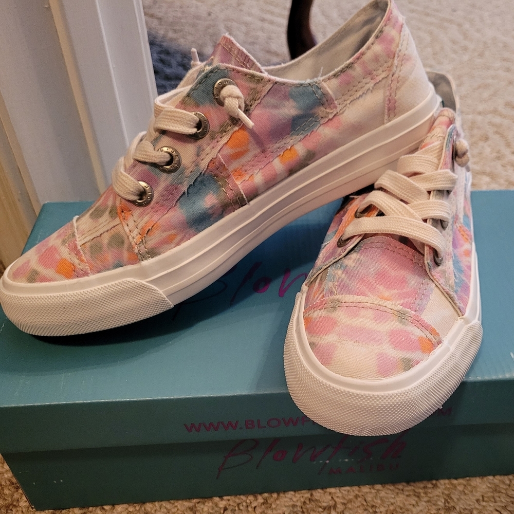 Blowfish tiedye sneakers